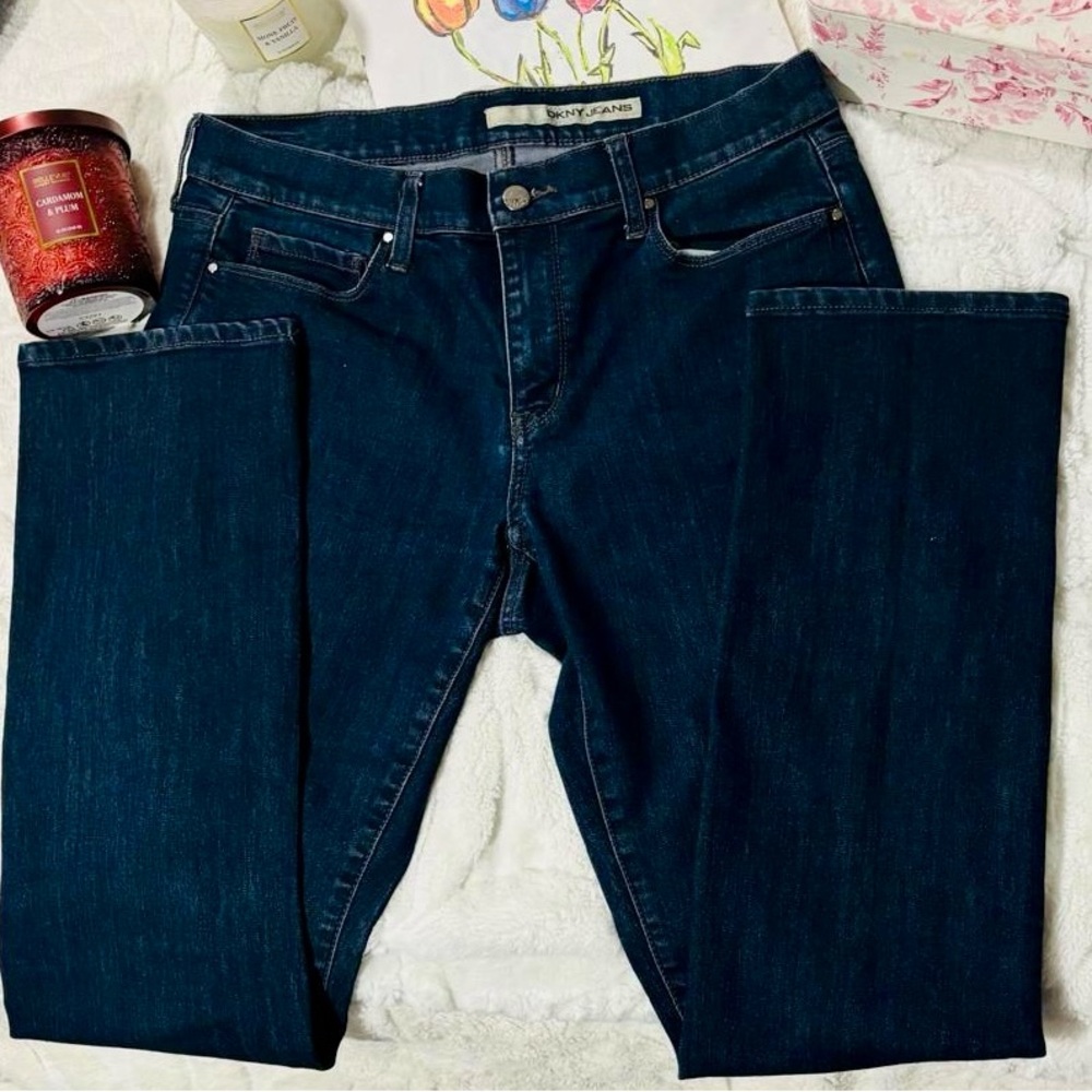 DKNY Jeans Dark Wash Straight Leg Size 8 Mid Rise Classic Fit Denim